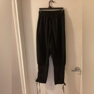 Renaissance pants size small